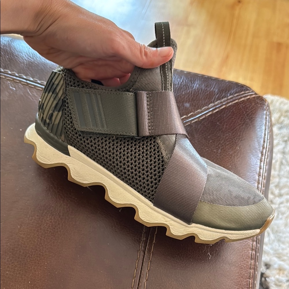 Sorel Women's Gray and Black Sneakers